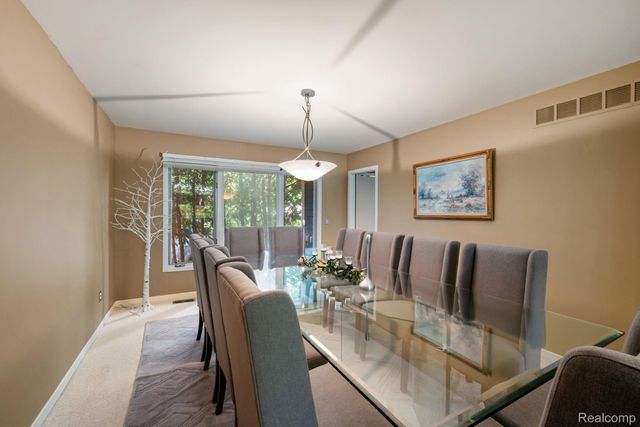 7367 Village Square Drive, West Bloomfield Charter Township, MI 48322