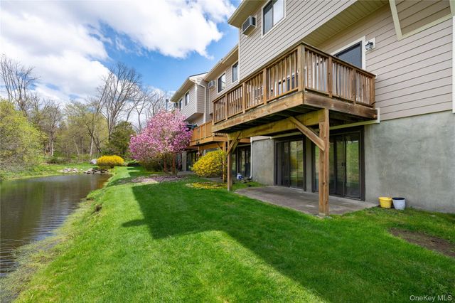 5002 Chelsea Cove N, Hopewell Junction, NY 12533