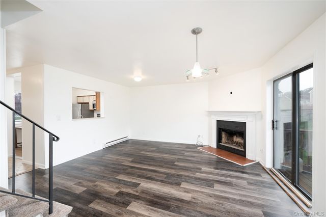 5002 Chelsea Cove N, Hopewell Junction, NY 12533