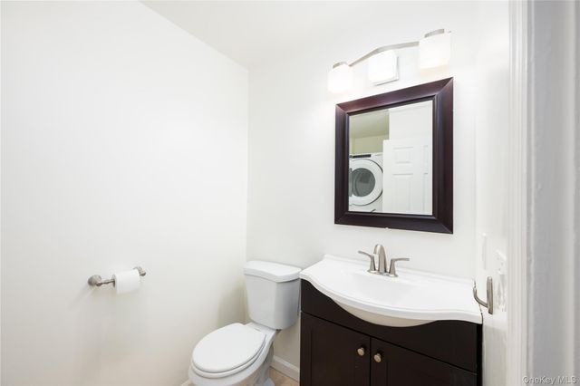 5002 Chelsea Cove N, Hopewell Junction, NY 12533