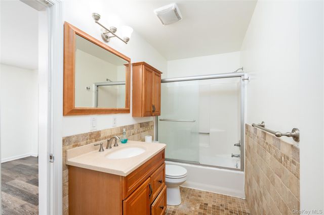 5002 Chelsea Cove N, Hopewell Junction, NY 12533