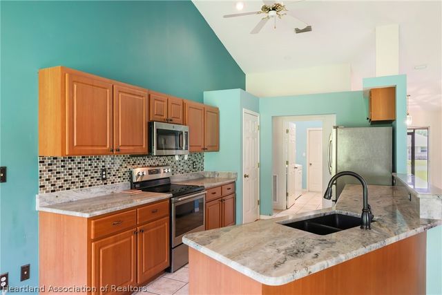 6 Corkwood Avenue, Lake Placid, FL 33852