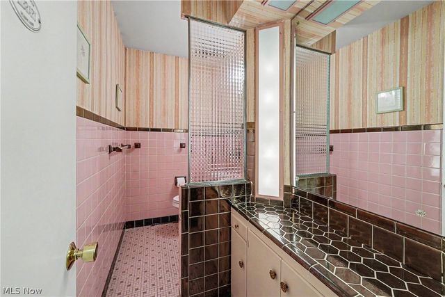 19909 Malvern Road, Shaker Heights, OH 44122
