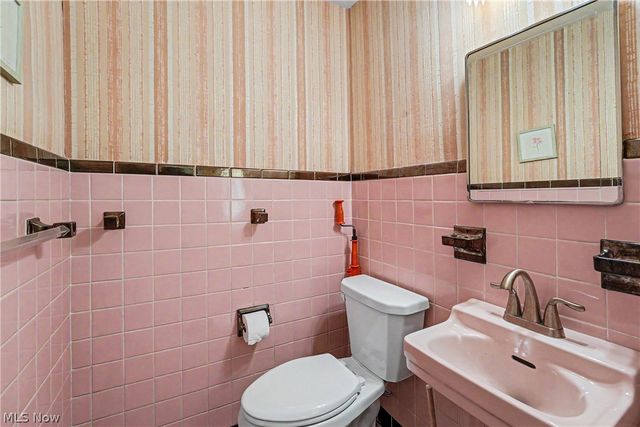19909 Malvern Road, Shaker Heights, OH 44122
