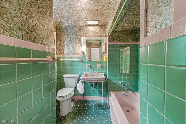 19909 Malvern Road, Shaker Heights, OH 44122