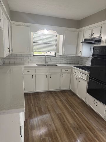 324 W Young Street, Howe, TX 75459