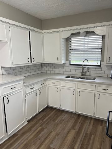 324 W Young Street, Howe, TX 75459