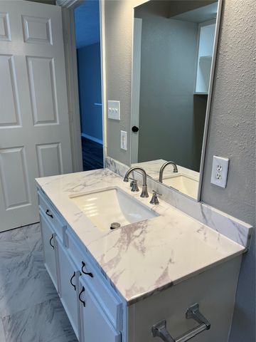 324 W Young Street, Howe, TX 75459