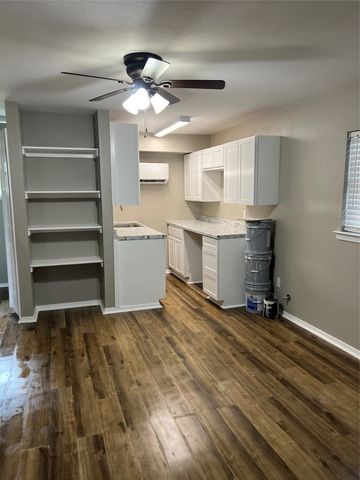 324 W Young Street, Howe, TX 75459