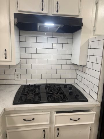 324 W Young Street, Howe, TX 75459