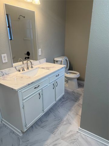 324 W Young Street, Howe, TX 75459