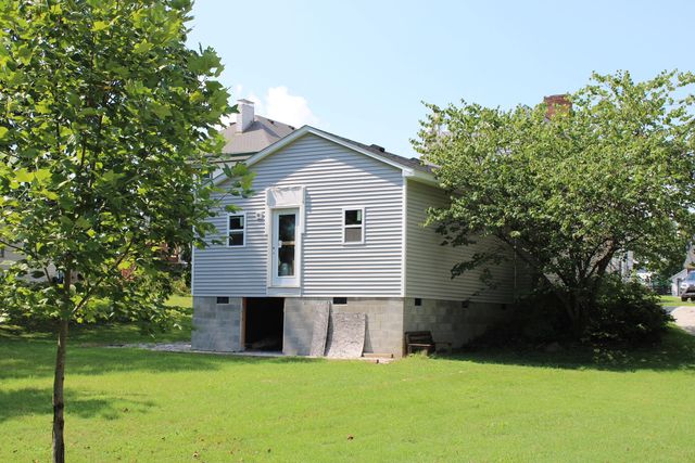 126 Broadway Street, Versailles, KY 40383