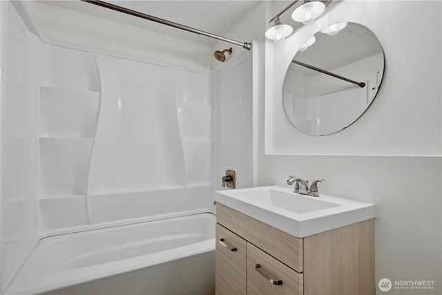 1608 151st Avenue SE, Bellevue, WA 98007