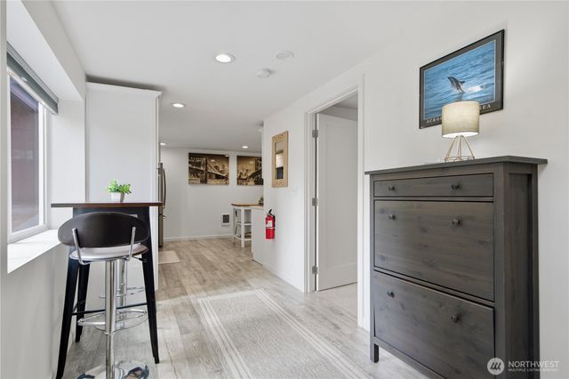 1608 151st Avenue SE, Bellevue, WA 98007