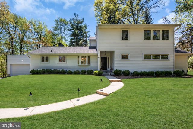 26 HERRONTOWN CIR, Princeton, NJ 08540
