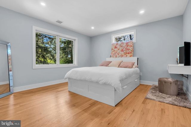 26 HERRONTOWN CIR, Princeton, NJ 08540