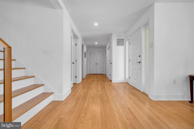 26 HERRONTOWN CIR, Princeton, NJ 08540