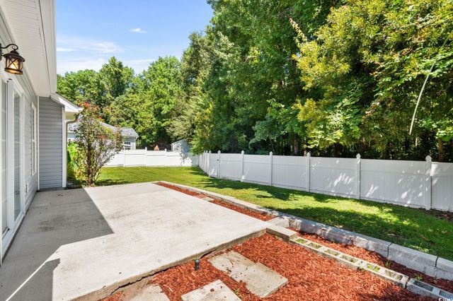 117 Jessica Lakes Dr., Conway, SC 29526