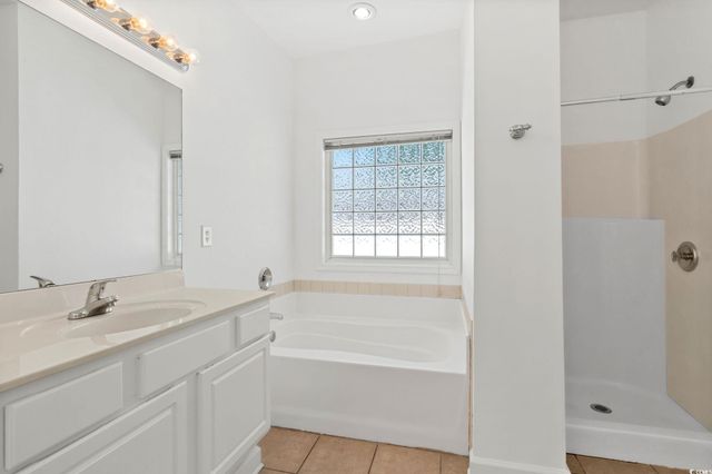 117 Jessica Lakes Dr., Conway, SC 29526