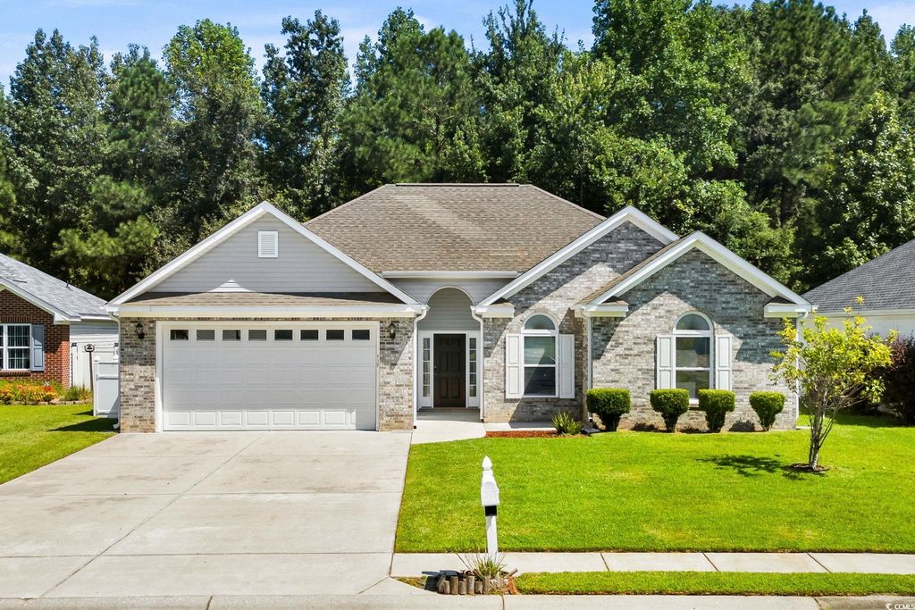 117 Jessica Lakes Dr., Conway, SC 29526