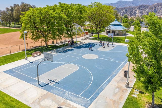 25716 Hood Way, Stevenson Ranch, CA 91381