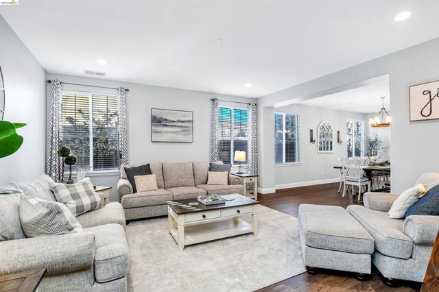 1613 Antica Dr, Brentwood, CA 94513