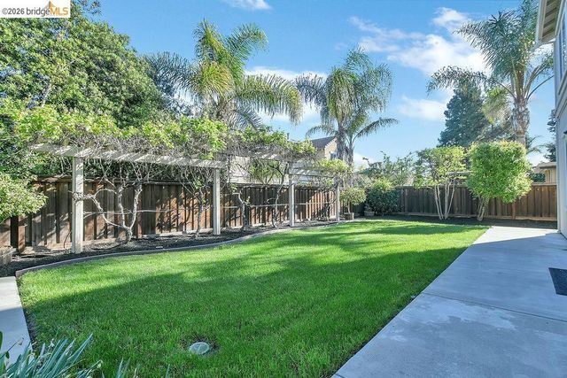 1613 Antica Dr, Brentwood, CA 94513