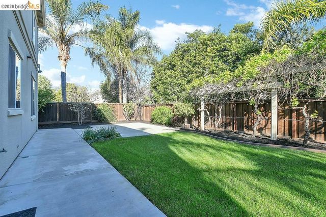1613 Antica Dr, Brentwood, CA 94513