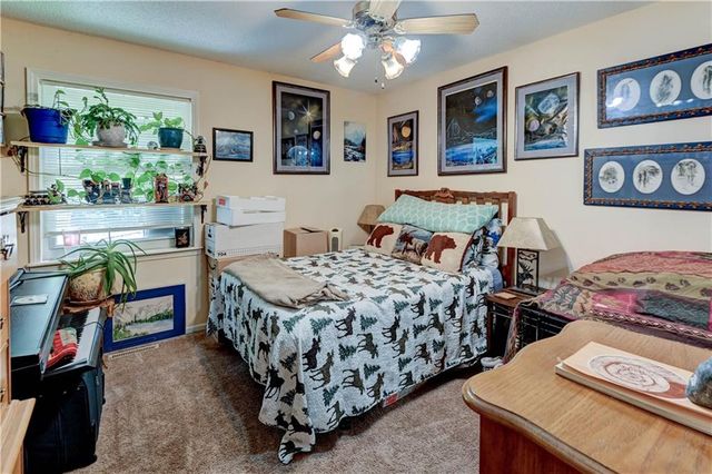 18008 E WHITNEY Road, Independence, MO 64057