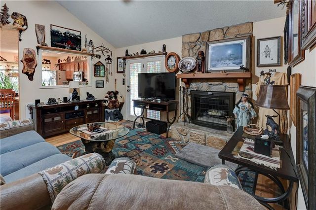 18008 E WHITNEY Road, Independence, MO 64057