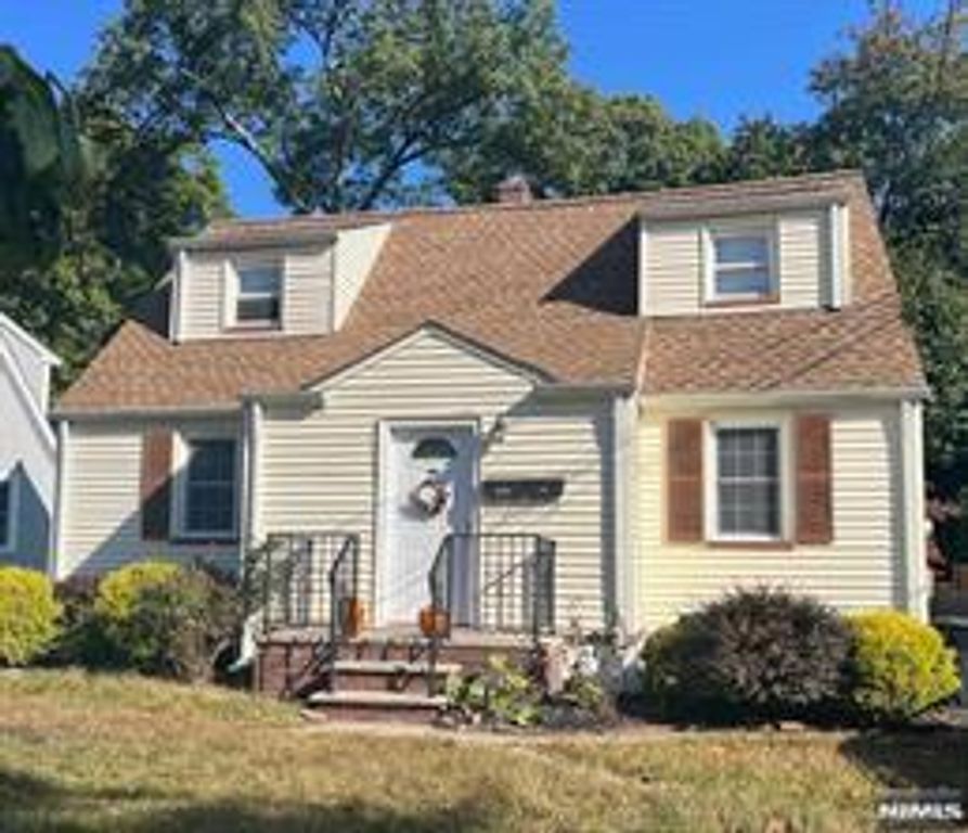 248 David Hooper Place, Westwood, NJ 07675