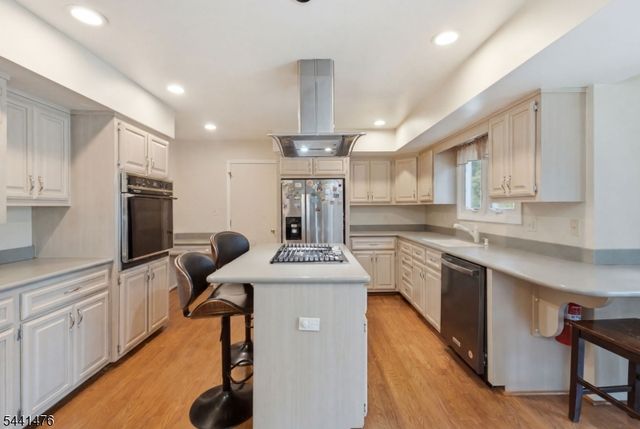 30 Willow Brook Ln, Clinton Twp., NJ 08801