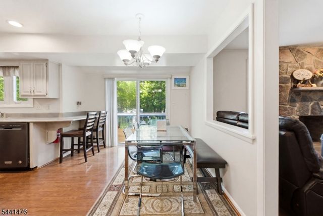 30 Willow Brook Ln, Clinton Twp., NJ 08801
