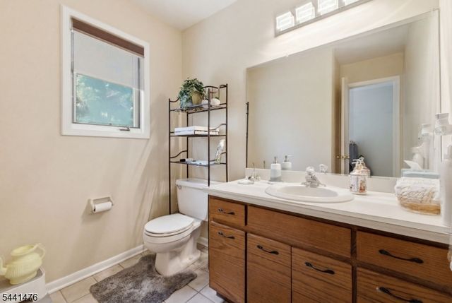 30 Willow Brook Ln, Clinton Twp., NJ 08801