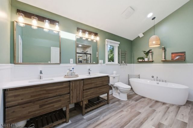 30 Willow Brook Ln, Clinton Twp., NJ 08801