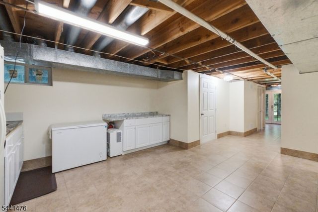 30 Willow Brook Ln, Clinton Twp., NJ 08801