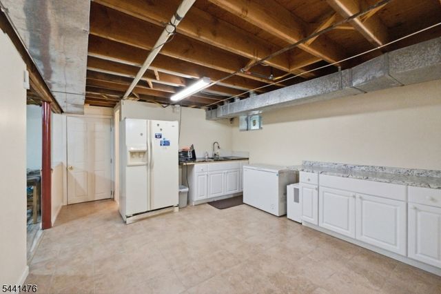 30 Willow Brook Ln, Clinton Twp., NJ 08801