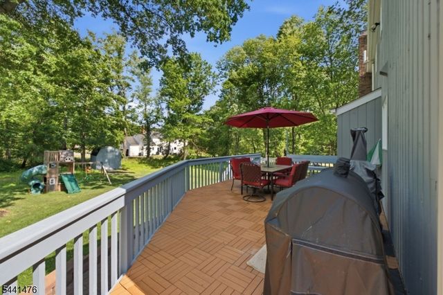 30 Willow Brook Ln, Clinton Twp., NJ 08801