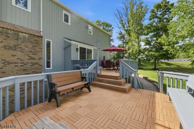 30 Willow Brook Ln, Clinton Twp., NJ 08801