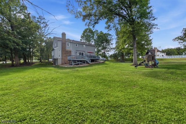 30 Willow Brook Ln, Clinton Twp., NJ 08801