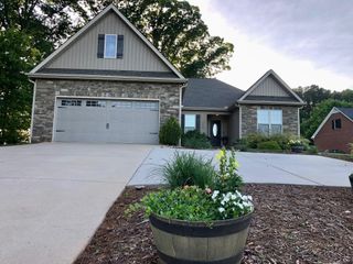 379 Riveroak Road, Inman, SC 29349