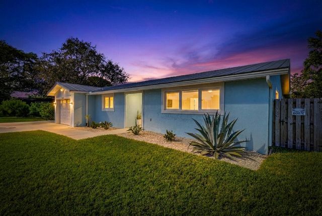 1879 SE Madison Street, Stuart, FL 34997