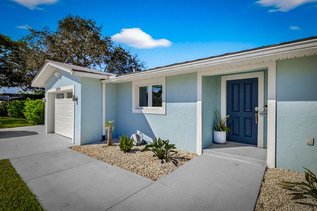 1879 SE Madison Street, Stuart, FL 34997