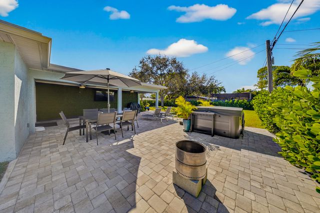 1879 SE Madison Street, Stuart, FL 34997