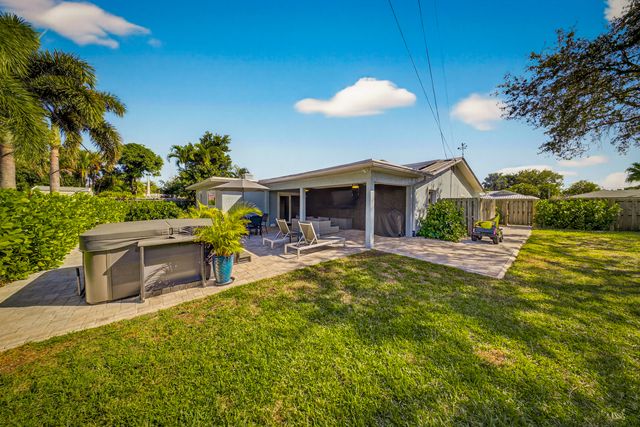 1879 SE Madison Street, Stuart, FL 34997