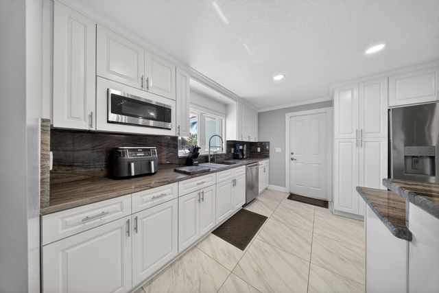 1879 SE Madison Street, Stuart, FL 34997