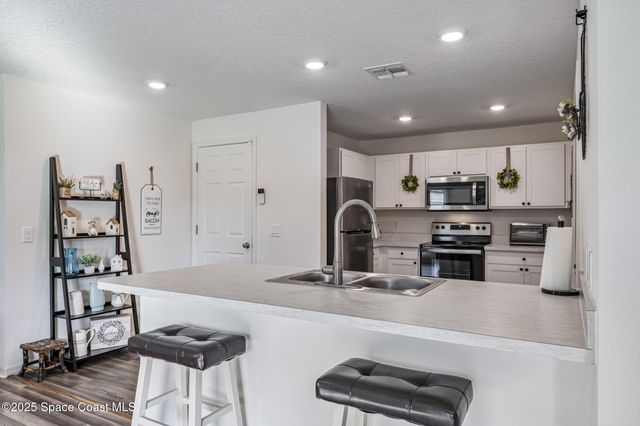 3070 Gaffney Avenue SE, Palm Bay, FL 32909