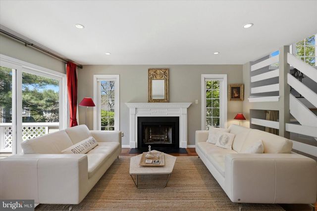 60 CABOT DR, Chesterbrook, PA 19087