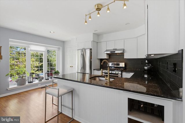 60 CABOT DR, Chesterbrook, PA 19087