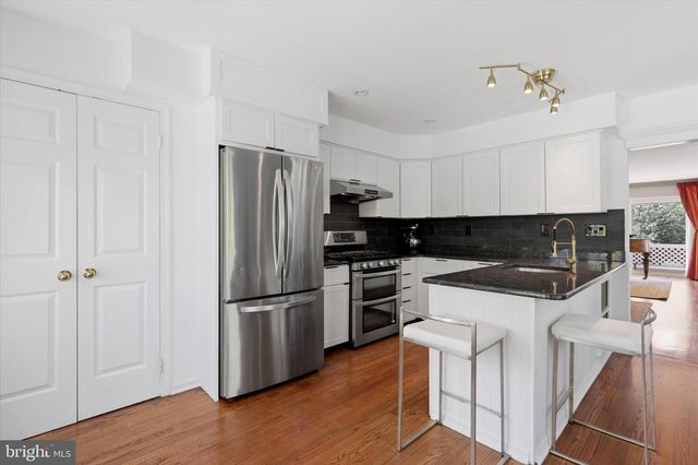 60 CABOT DR, Chesterbrook, PA 19087